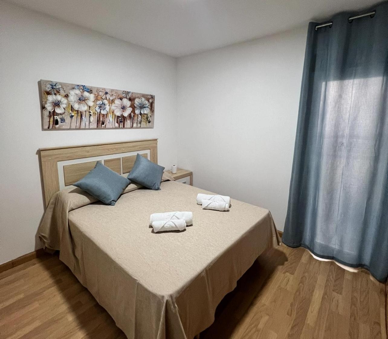 Cruz18 4Personas Apartment อัลกาลาเดเอนาเรส ภายนอก รูปภาพ