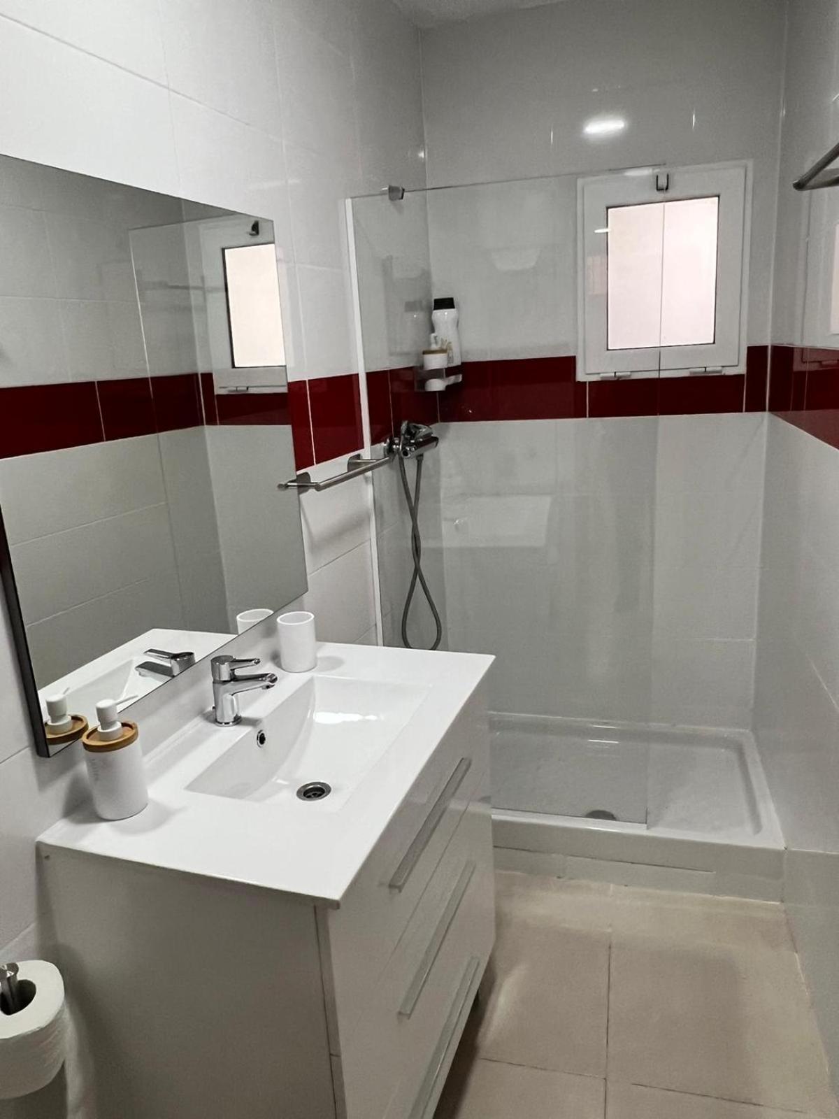 Cruz18 4Personas Apartment อัลกาลาเดเอนาเรส ภายนอก รูปภาพ