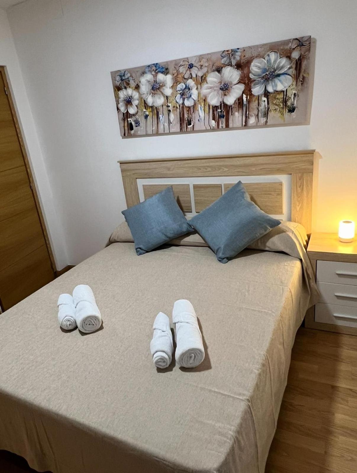 Cruz18 4Personas Apartment อัลกาลาเดเอนาเรส ภายนอก รูปภาพ