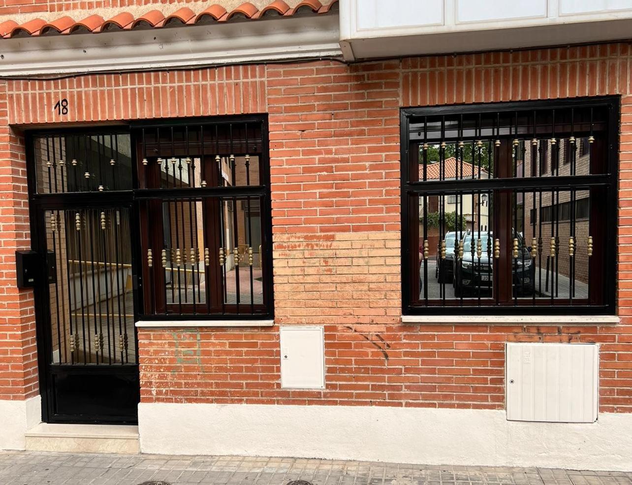 Cruz18 4Personas Apartment อัลกาลาเดเอนาเรส ภายนอก รูปภาพ